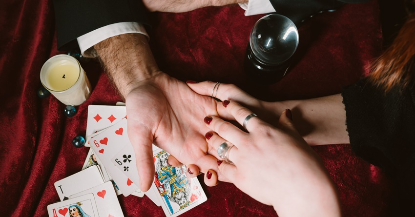 Cigansko tarot proricanje:Ove znakove ocekuju velika iznenadjenja! Cigansko tarot proricanje:Ove znakove ocekuju velika iznenadjenja!