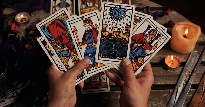 Ciganske karte prognoziraju i proricu blizu buducnost:Jednom zodijaku vencanje!