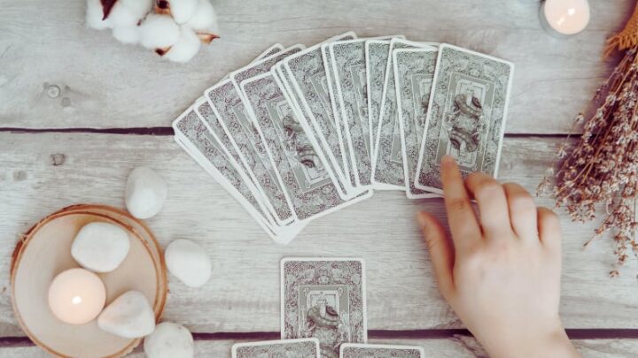 LJUBAVNI HOROSKOP ZA ČETVRTAK: 25.septembar će doneti mnogo toga, a jednom zodijaku stiže bitna poruka!